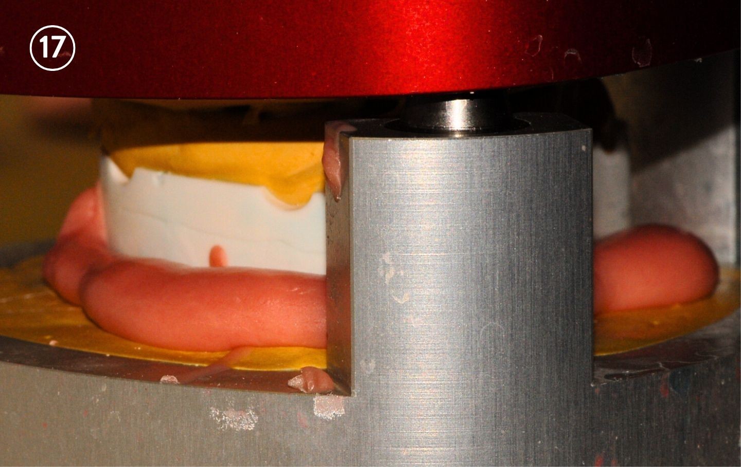 Schichten von Charakterisierungskunststoffen in die Küvette